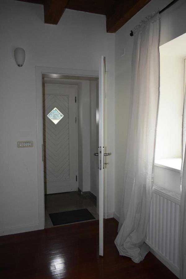 Small House In Vipava Valley 外观 照片