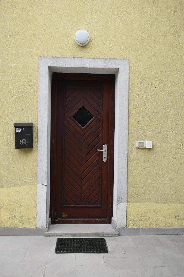 Small House In Vipava Valley 外观 照片