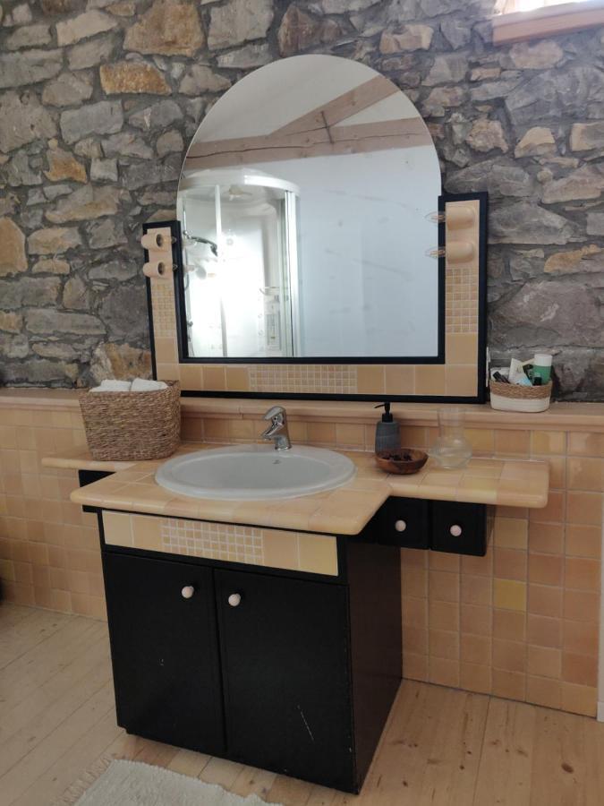 Small House In Vipava Valley 外观 照片